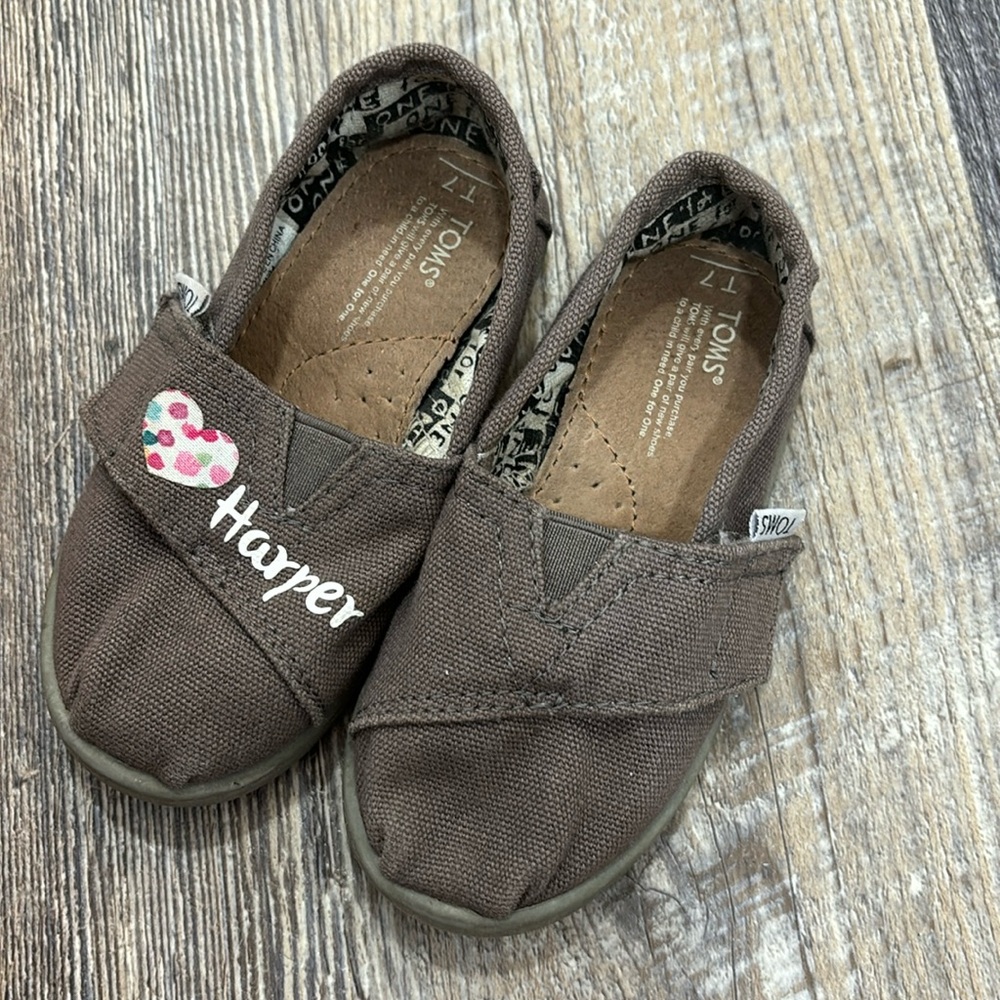 TOMS for girls